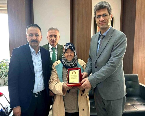 gurbetci-anne-ve-oglundan-memleketine-saglik-19748043-amp.jpg